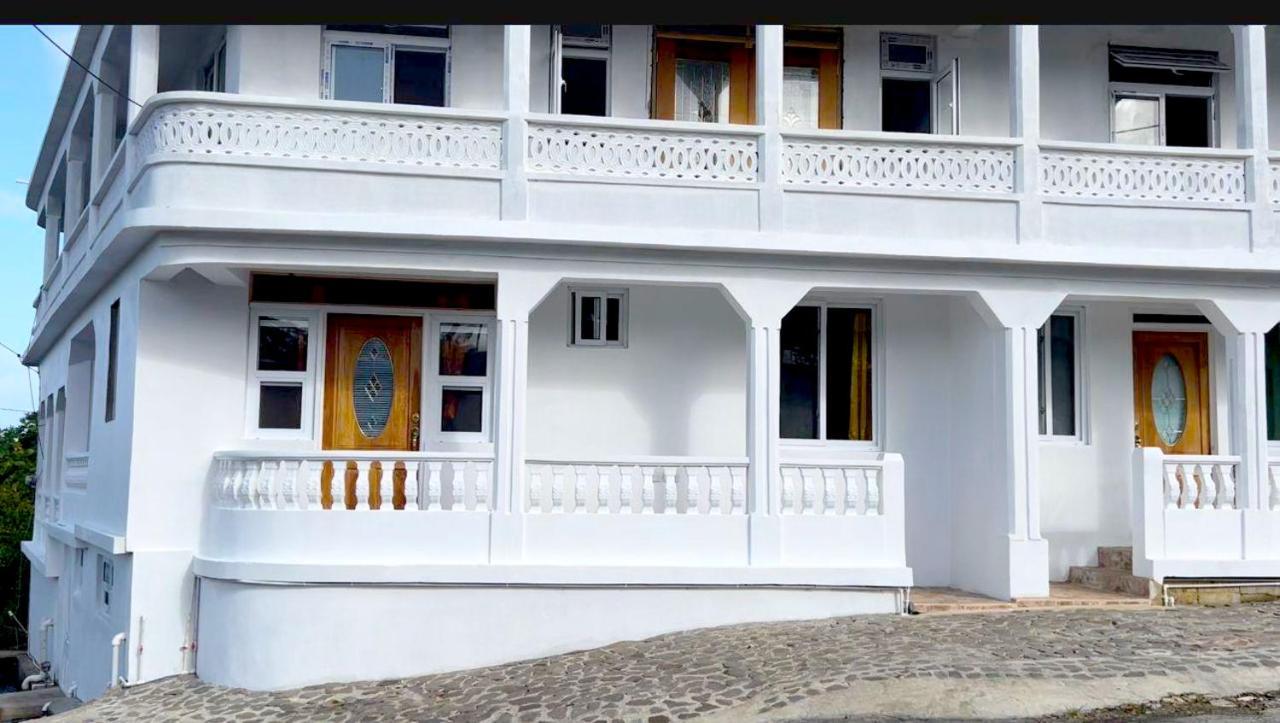 The Golden Inn Marigot Dış mekan fotoğraf